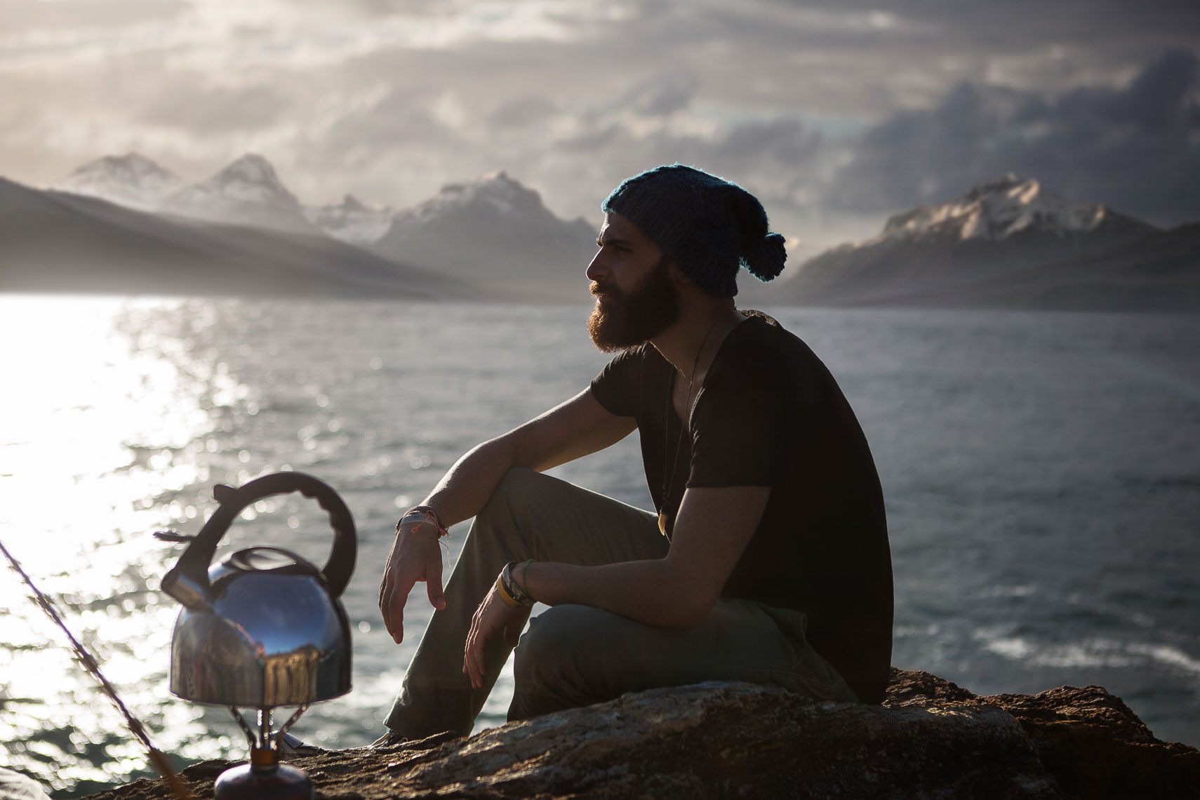 A man enjoying the view for a advertising campaign for Wanderer Camping.